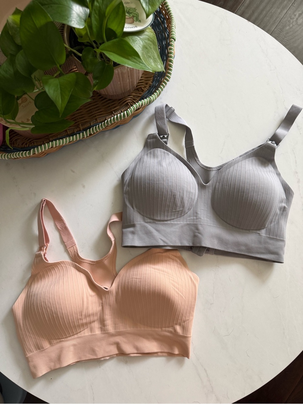 MomCozy Seamless Ribbed Wireless Nursing Bralette - Peach & Light Gray